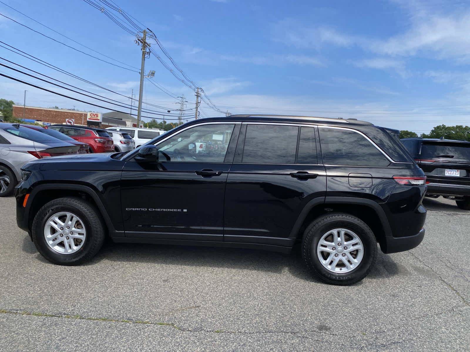 Certified 2023 Jeep Grand Cherokee Laredo w/ Luxury Tech Group I AWD/4WD image 8