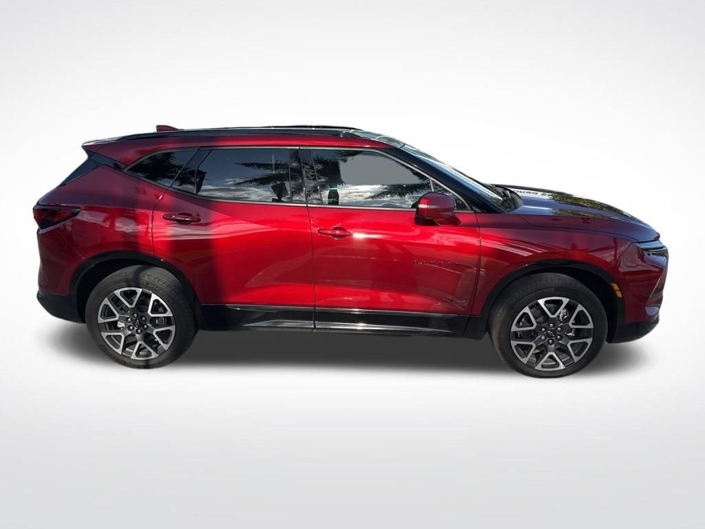 Used 2025 Chevrolet Blazer RS FWD image 4