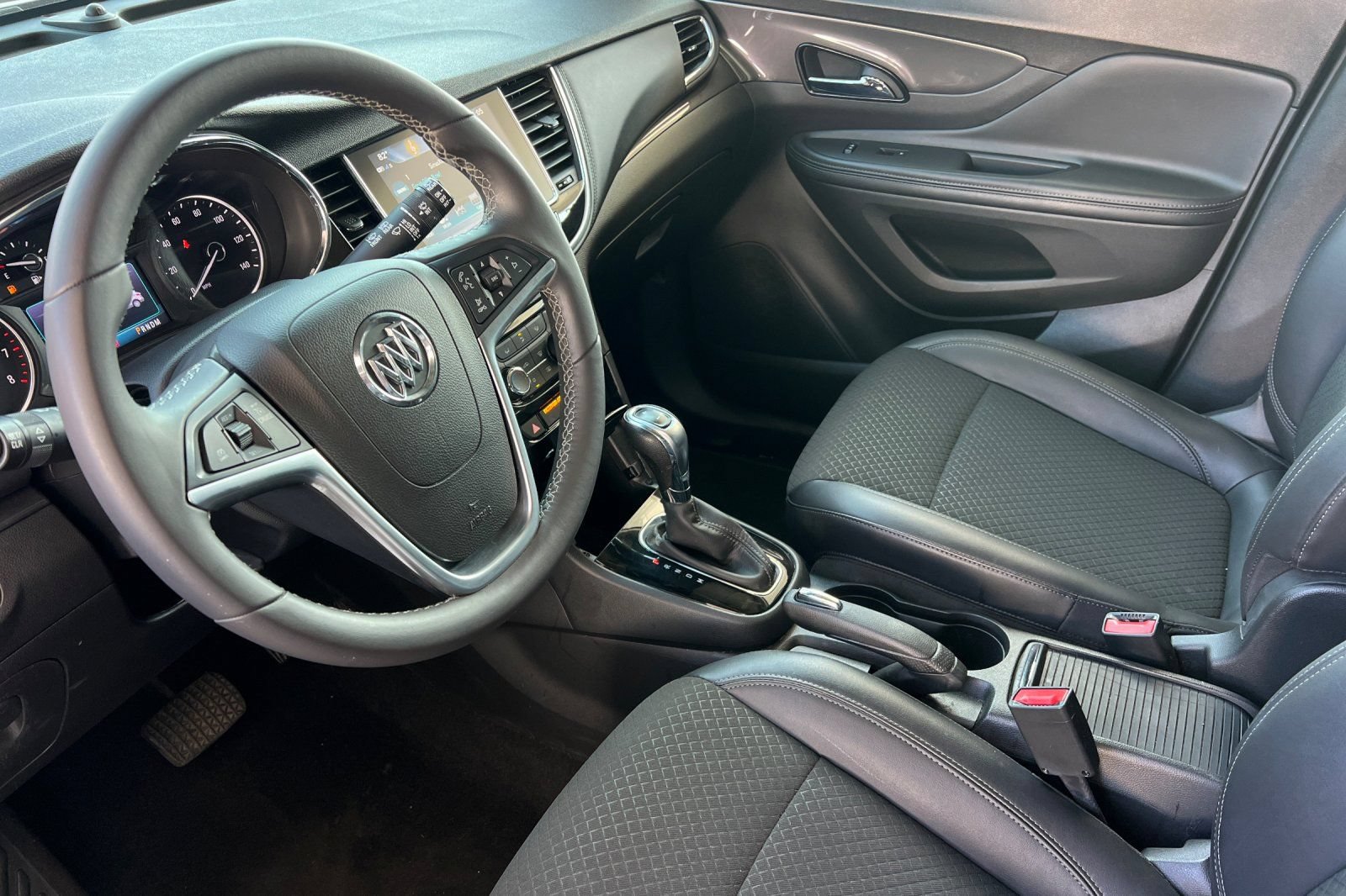 Used 2021 Buick Encore Preferred FWD image 12