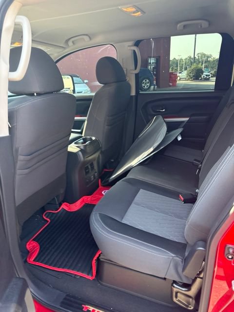 Used 2021 Nissan Titan SV w/ SV Convenience Package AWD/4WD image 8