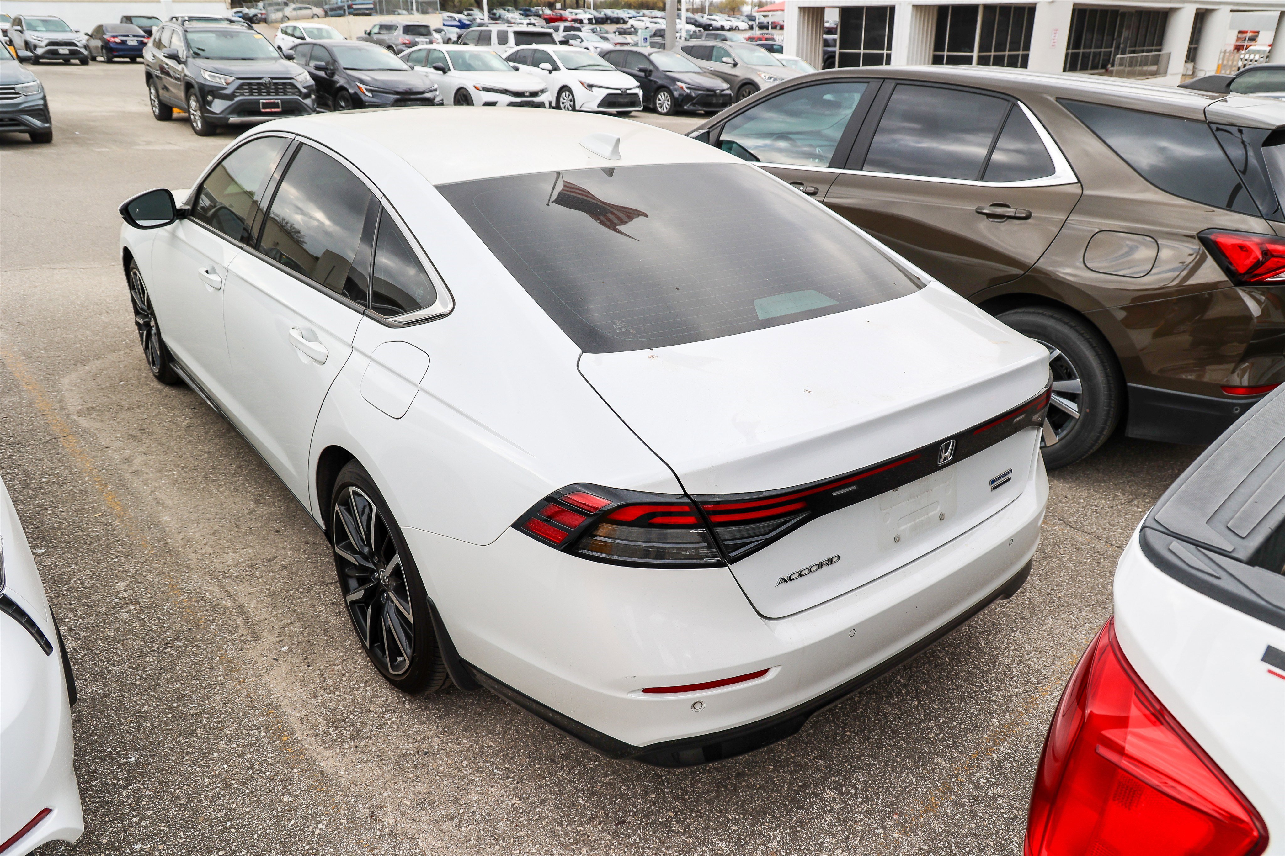 Used 2023 Honda Accord Touring image 9