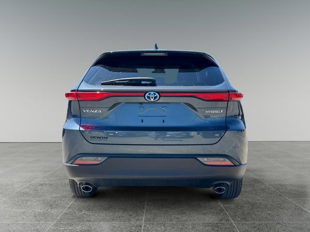 Used 2022 Toyota Venza LE AWD/4WD image 5