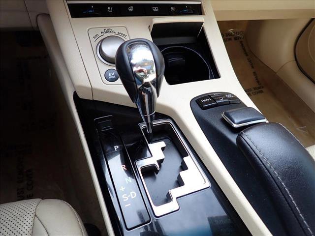 Used 2014 Lexus ES 300h w/ Luxury Package w/Bamboo Trim image 19