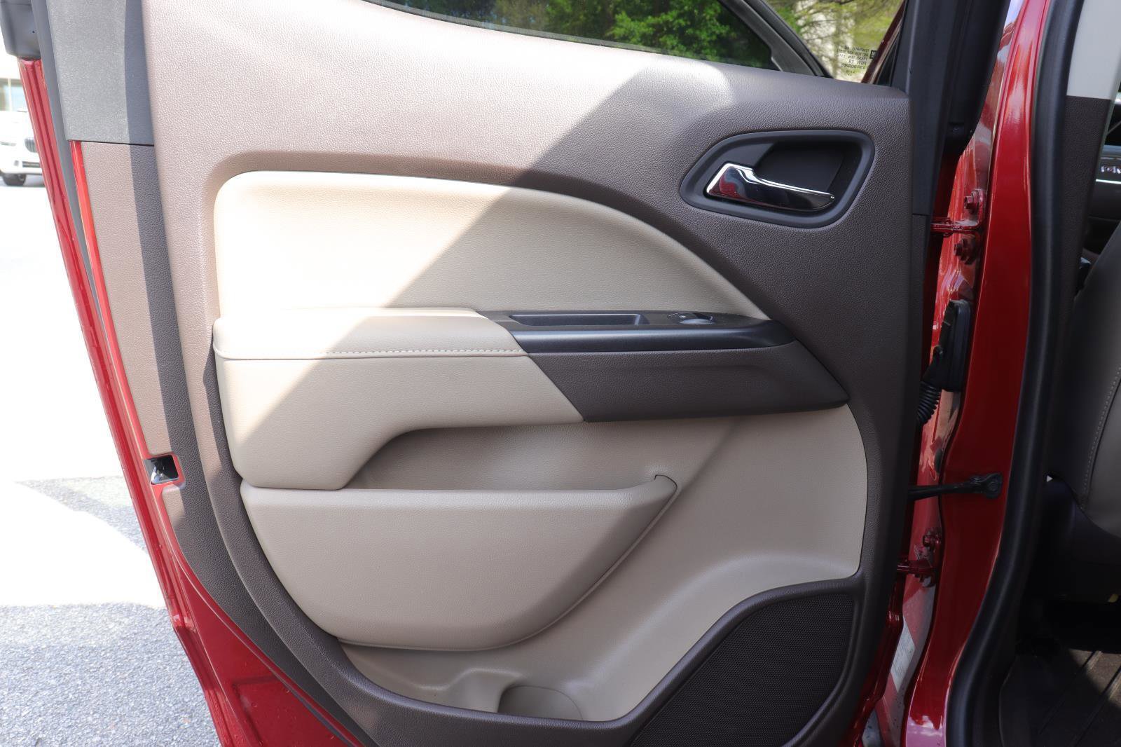 Used 2016 GMC Canyon SLT w/ Driver Alert Package image 15