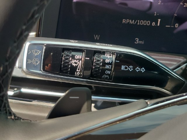 New 2026 Cadillac Escalade ESV Sport w/ Touring Package AWD/4WD image 28