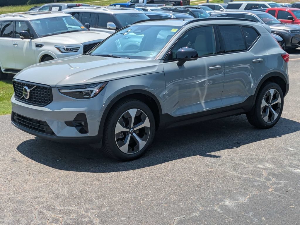 New 2026 Volvo XC40 B5 Plus w/ Protection Package Premier AWD/4WD image 2