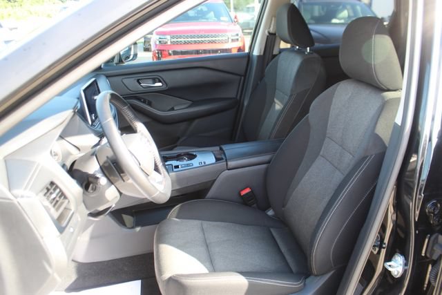 Used 2025 Nissan Rogue SV FWD image 15