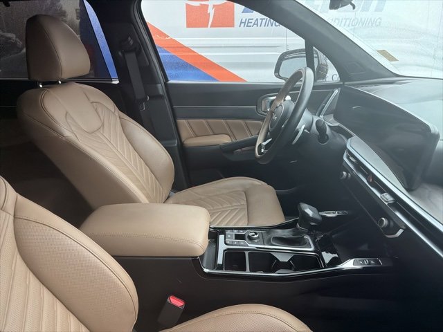 Used 2024 Kia Sorento SX Prestige w/ Olive Brown Leather Package image 8
