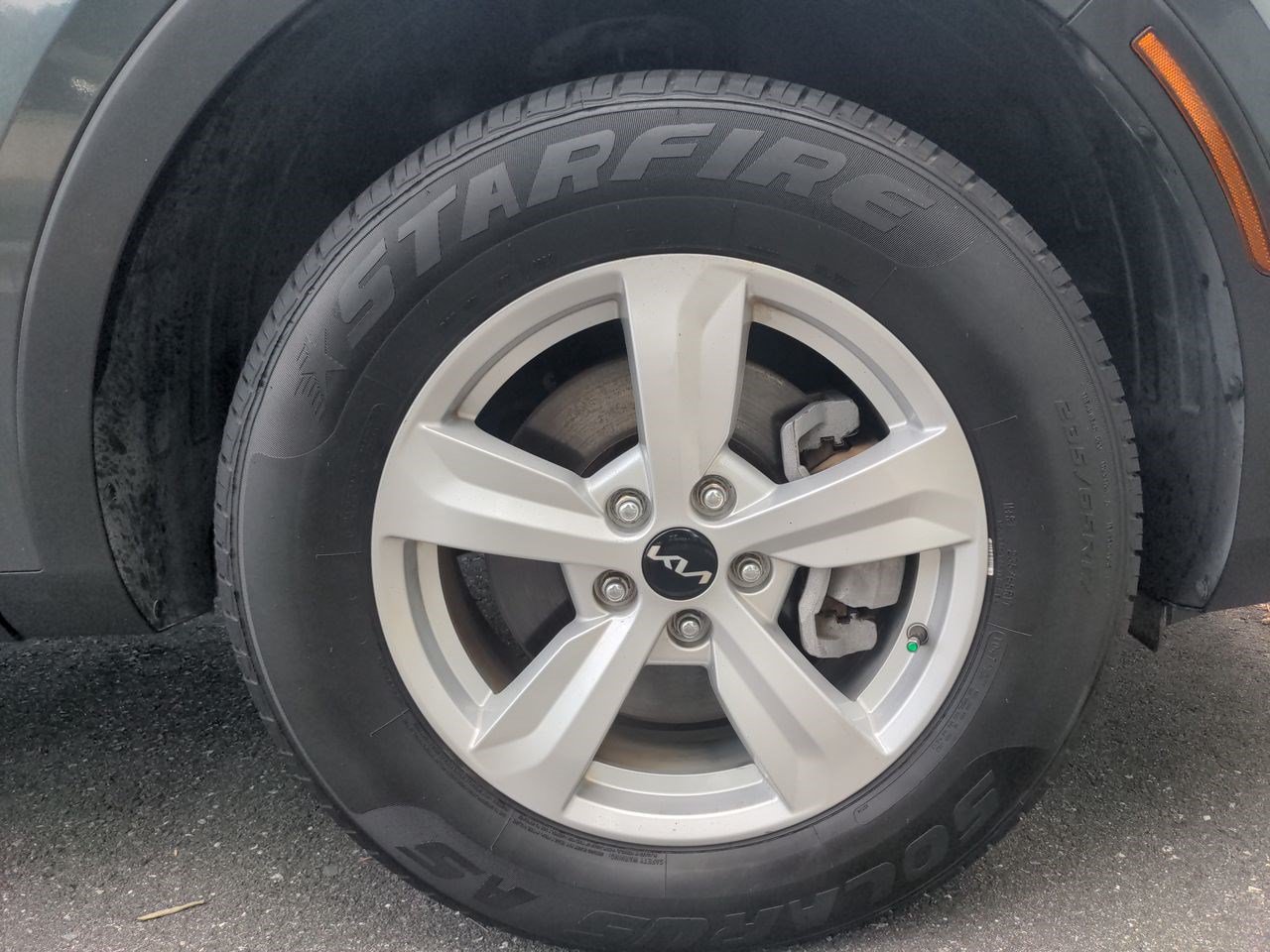 Used 2022 Kia Sorento LX AWD/4WD image 47