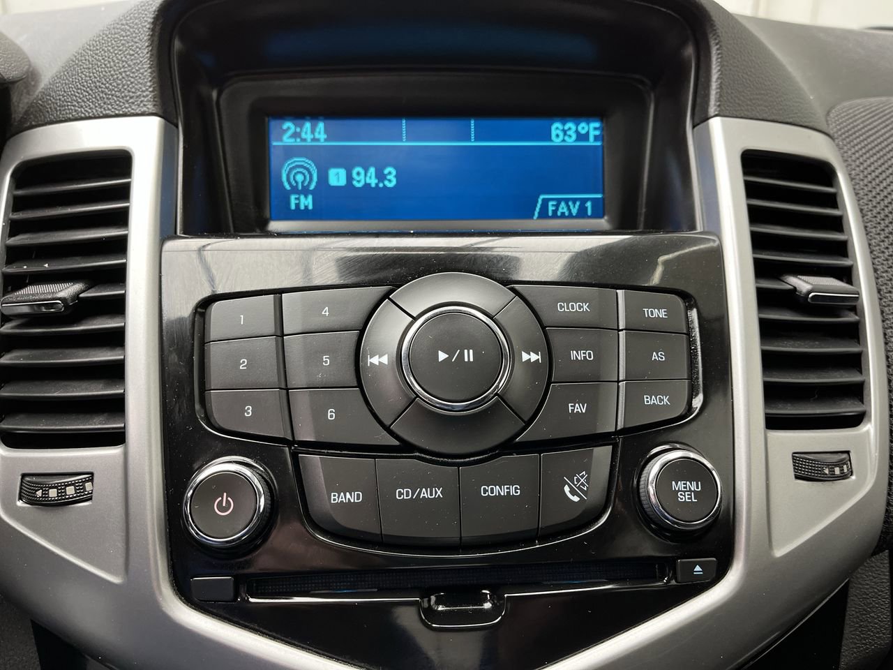 Used 2014 Chevrolet Cruze LT w/ All-Star Edition image 16