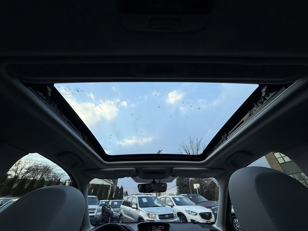 Used 2018 Subaru Forester 2.5i Premium w/ All-Weather Package image 21