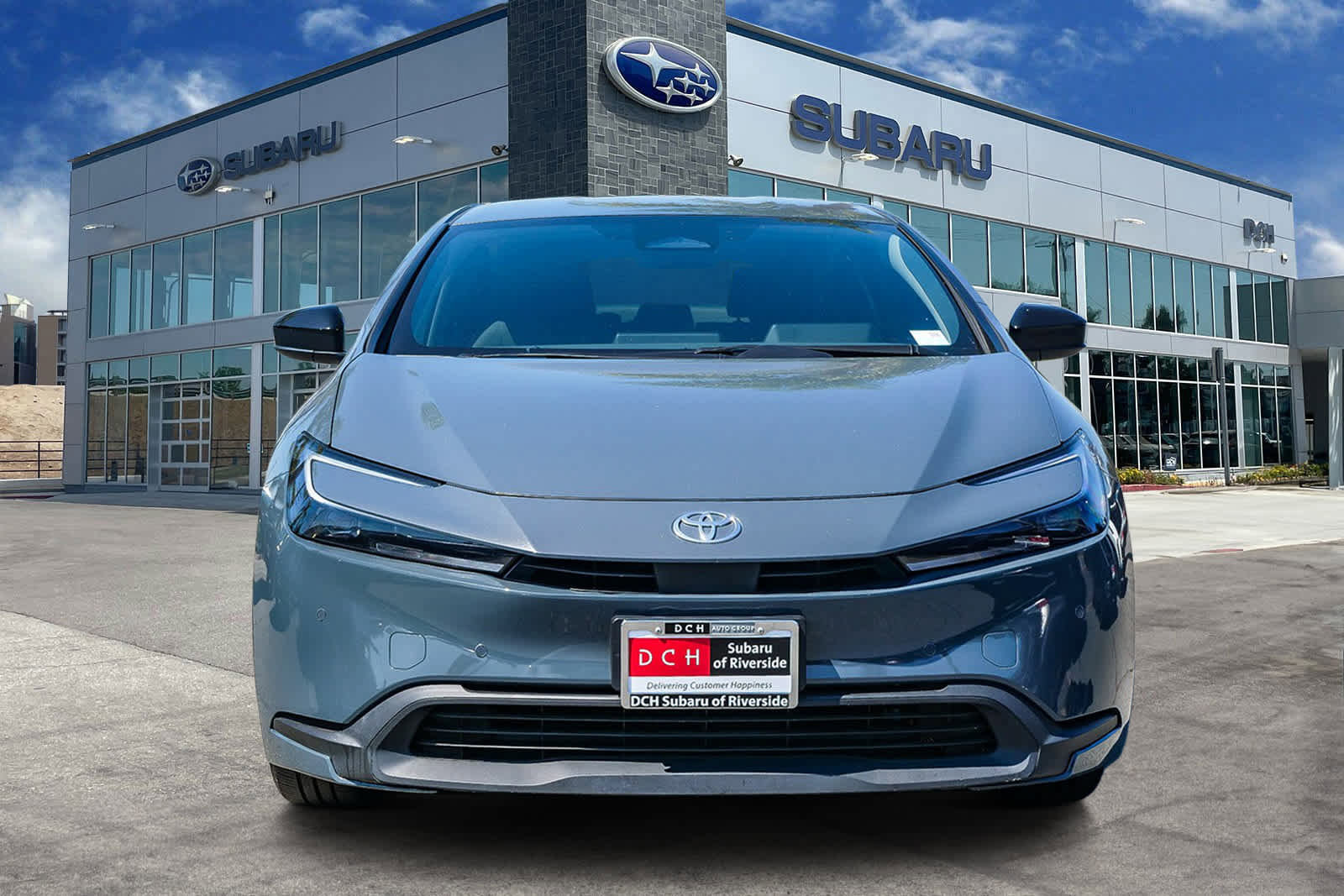 Used 2024 Toyota Prius LE FWD image 2