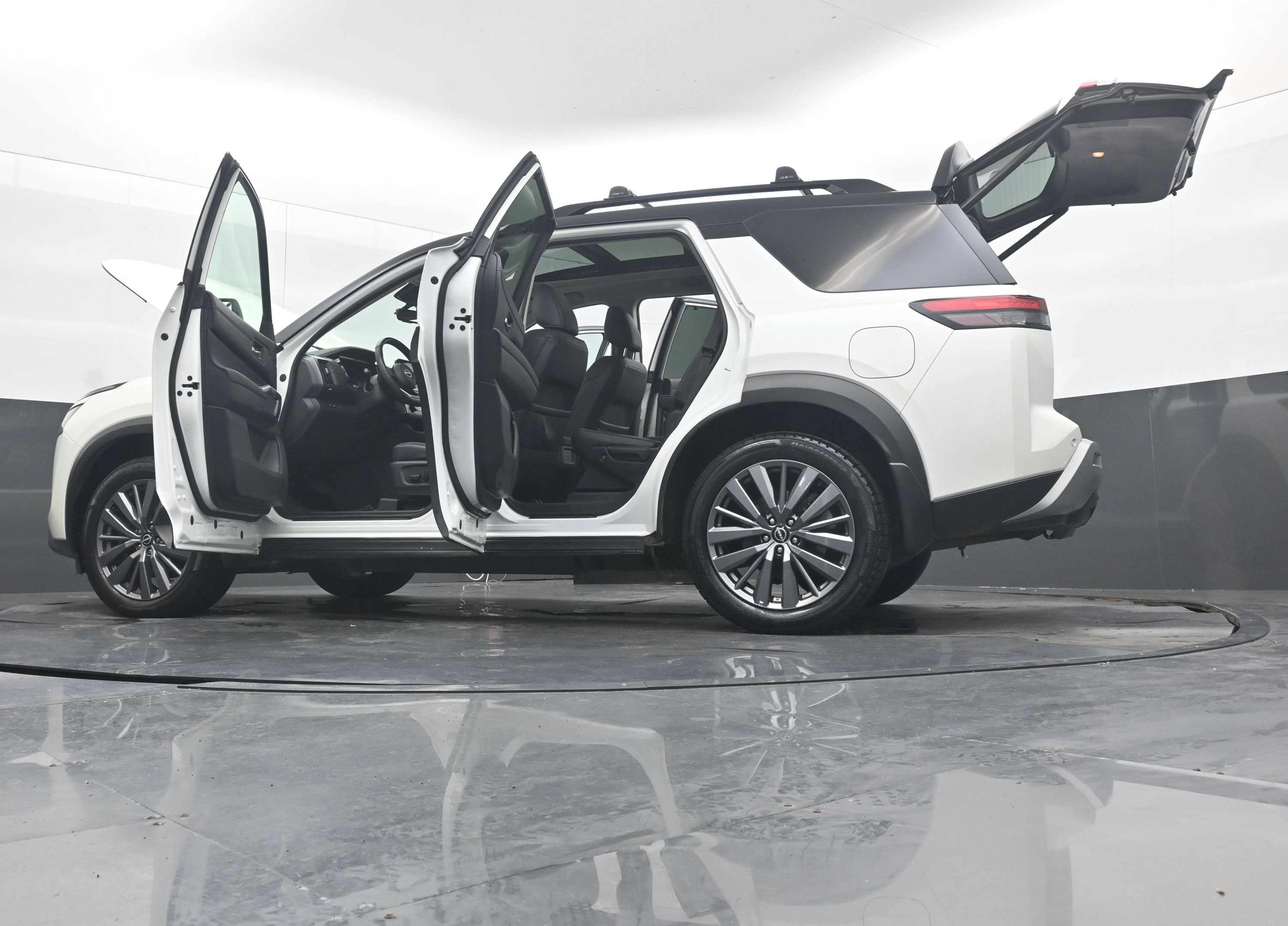 Used 2024 Nissan Pathfinder SL w/ SL Premium Package FWD image 40