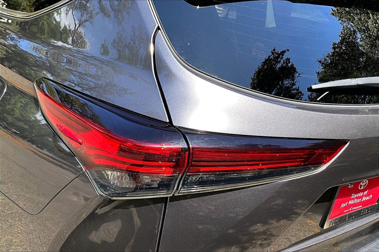 Used 2022 Toyota Highlander XLE image 20