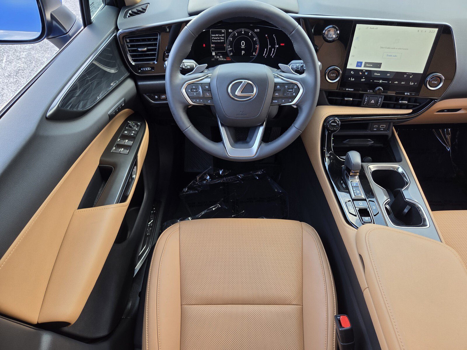 Used 2025 Lexus NX 250 FWD w/ Towing Package (2000 Lbs) image 12