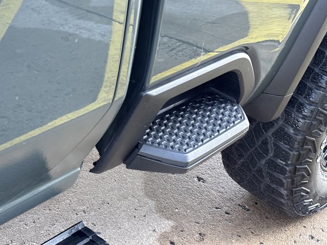 Used 2025 Chevrolet Silverado 2500 ZR2 w/ Technology Package image 17