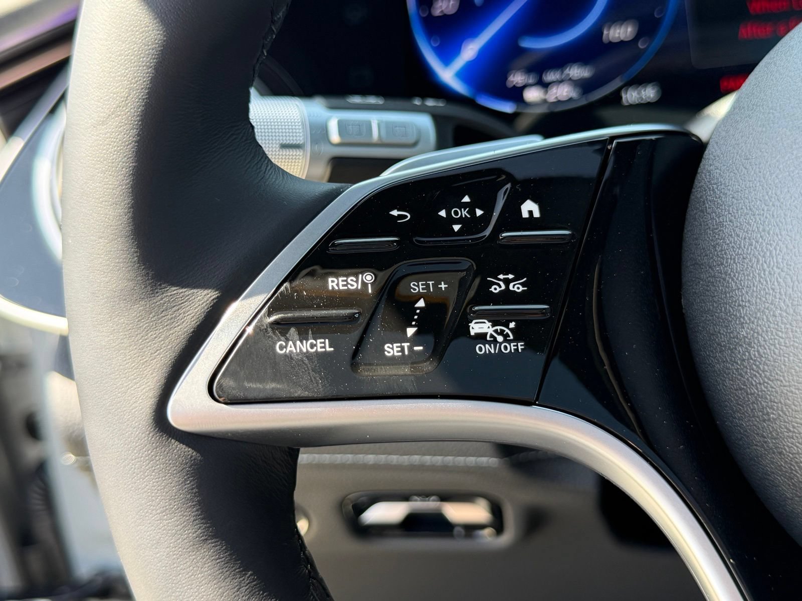 New 2026 Mercedes-Benz EQS 550 4MATIC SUV image 22