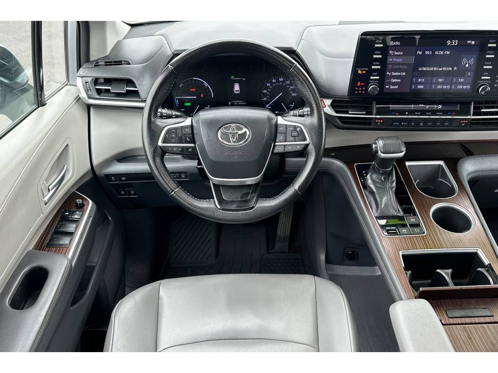 Used 2021 Toyota Sienna XLE FWD image 15