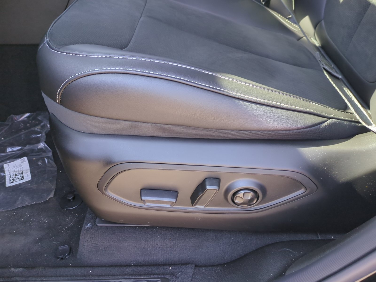 New 2026 Jeep Grand Cherokee Altitude AWD/4WD image 14