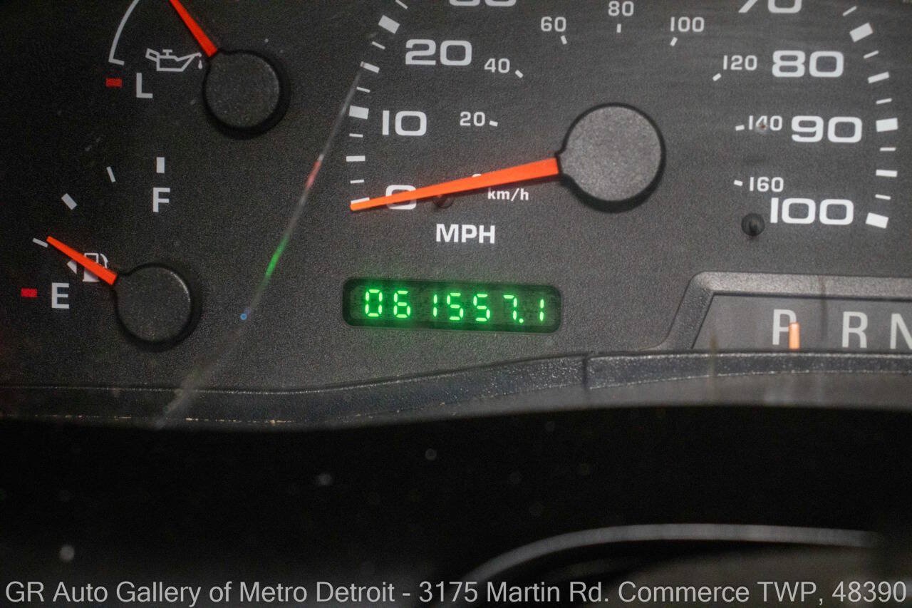 Used 2005 Ford Excursion XLT AWD/4WD image 17
