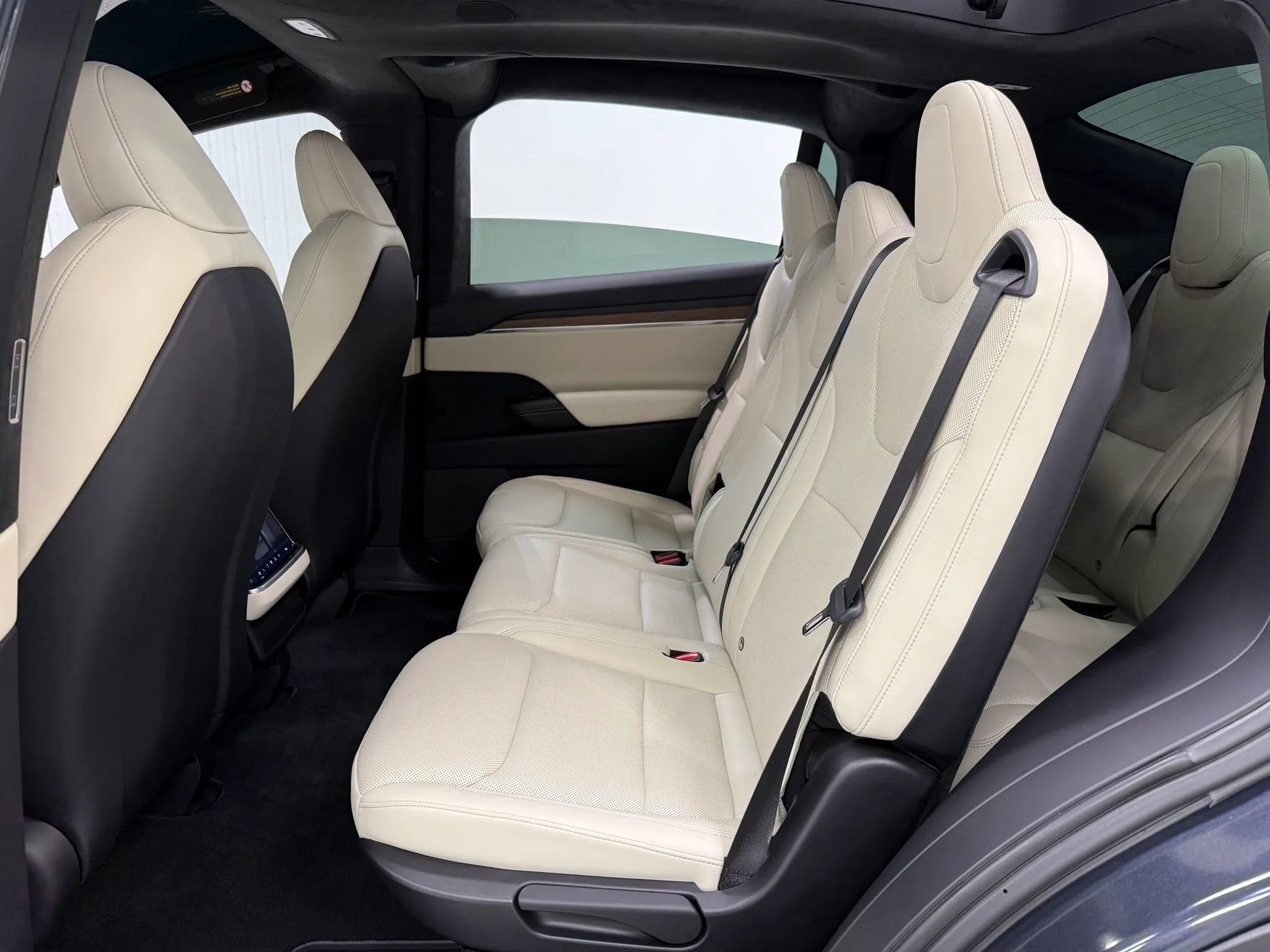 Used 2024 Tesla Model X AWD/4WD image 16