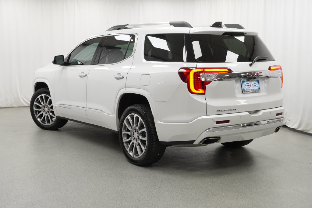 Certified 2023 GMC Acadia Denali w/ Denali Technology Package FWD image 10