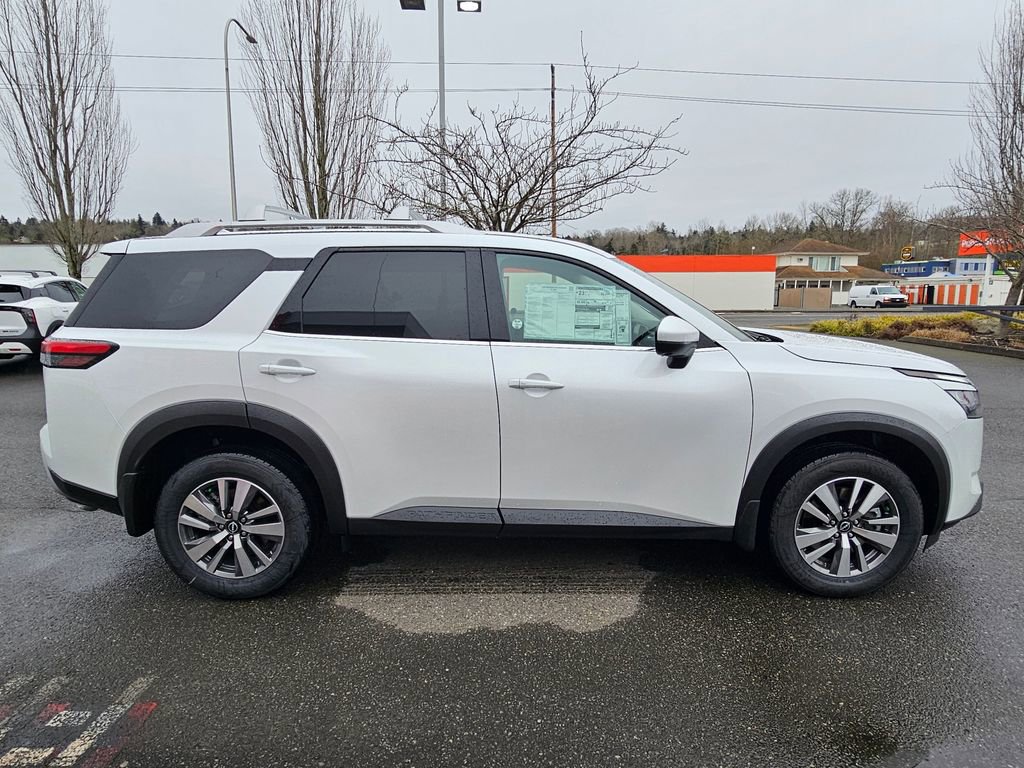 New 2025 Nissan Pathfinder SL image 4