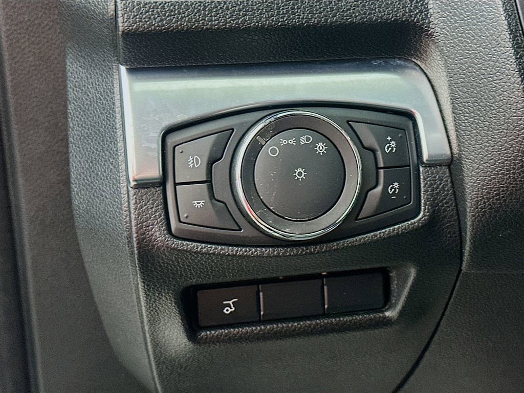 Used 2018 Ford Explorer Limited w/ Equipment Group 301A image 10