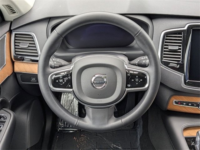 New 2024 Volvo XC90 B5 Plus w/ Protection Package Premier image 17
