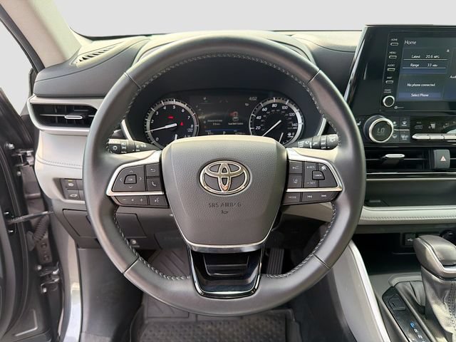 Used 2021 Toyota Highlander XLE AWD/4WD image 12