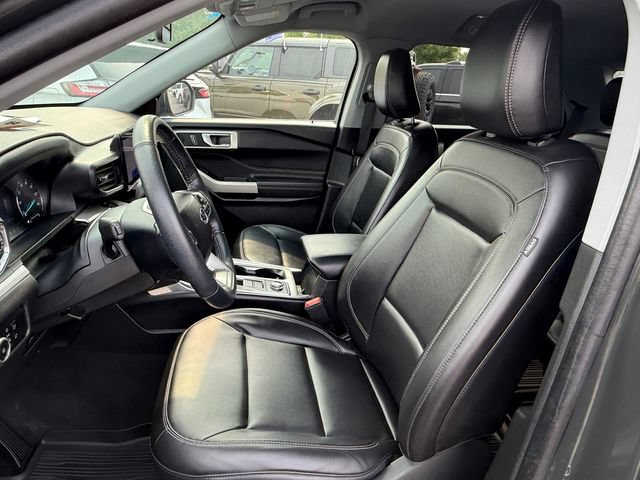 Certified 2023 Ford Explorer XLT w/ Equipment Group 202A AWD/4WD image 7