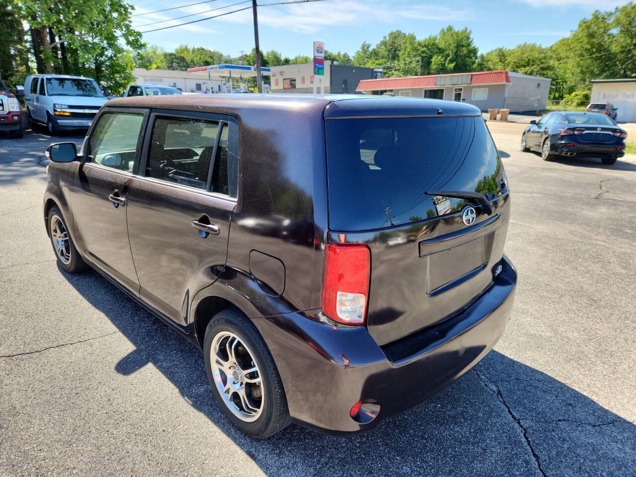 Used 2011 Scion xB FWD image 6