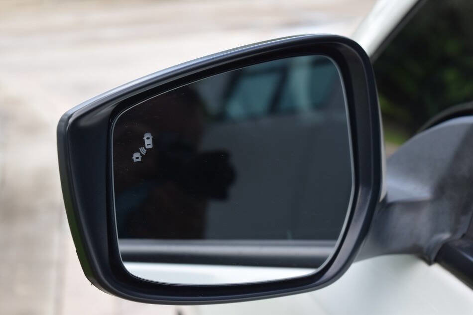 Used 2022 Nissan Leaf SV image 35