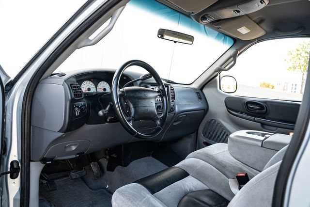 Used 2001 Ford F150 Lightning RWD image 18