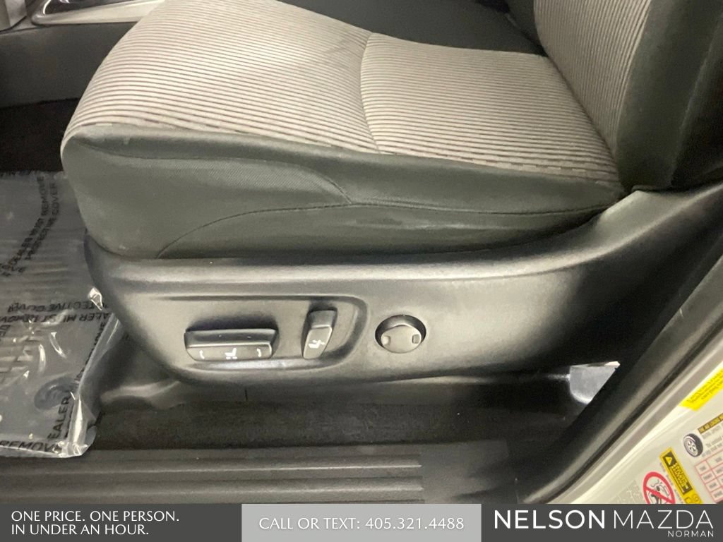 Used 2016 Toyota 4Runner SR5 AWD/4WD image 25