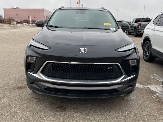 Used 2024 Buick Encore GX Sport Touring w/ Experience Buick Package image 3