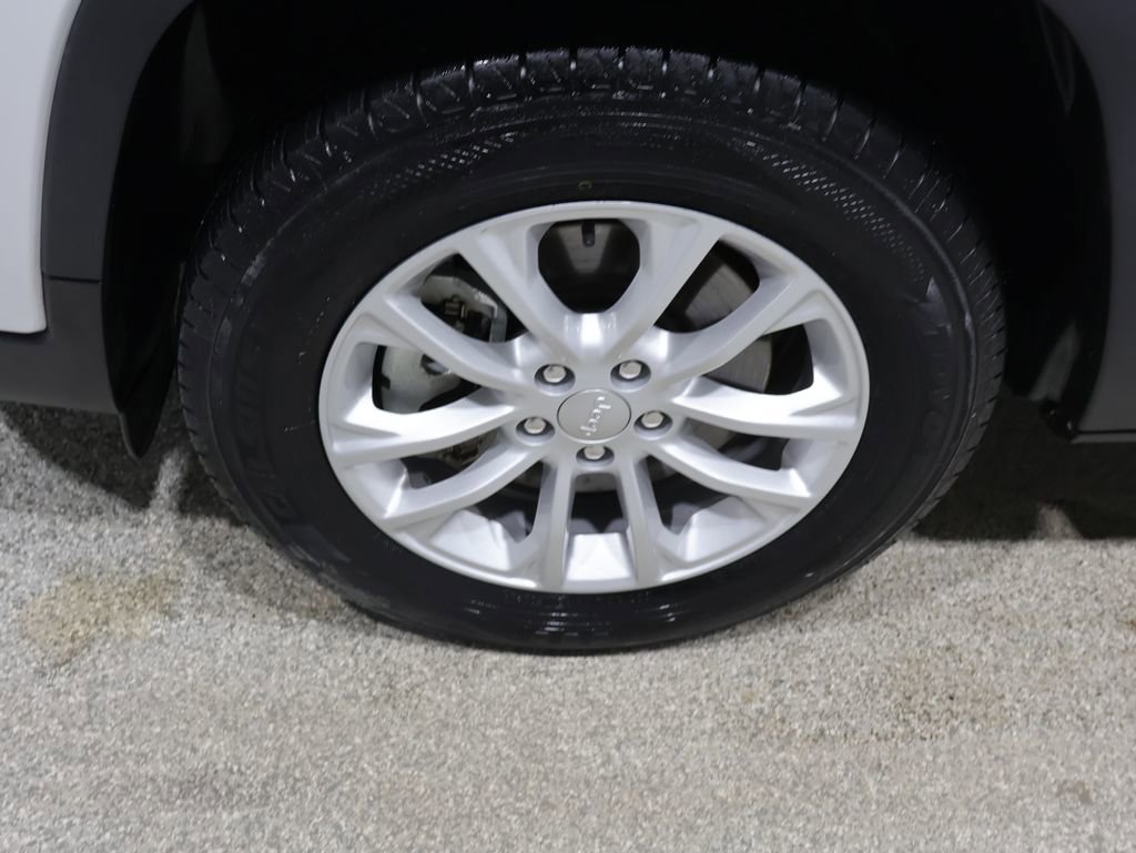Used 2022 Jeep Cherokee Latitude Lux AWD/4WD image 8