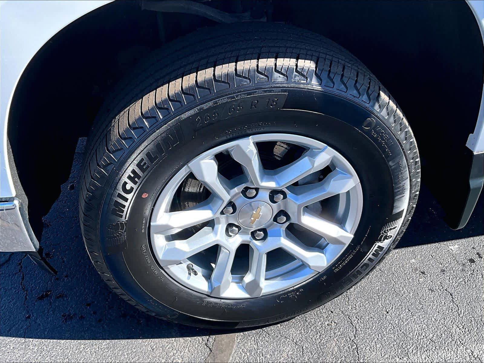 Used 2023 Chevrolet Silverado 1500 LT AWD/4WD image 7