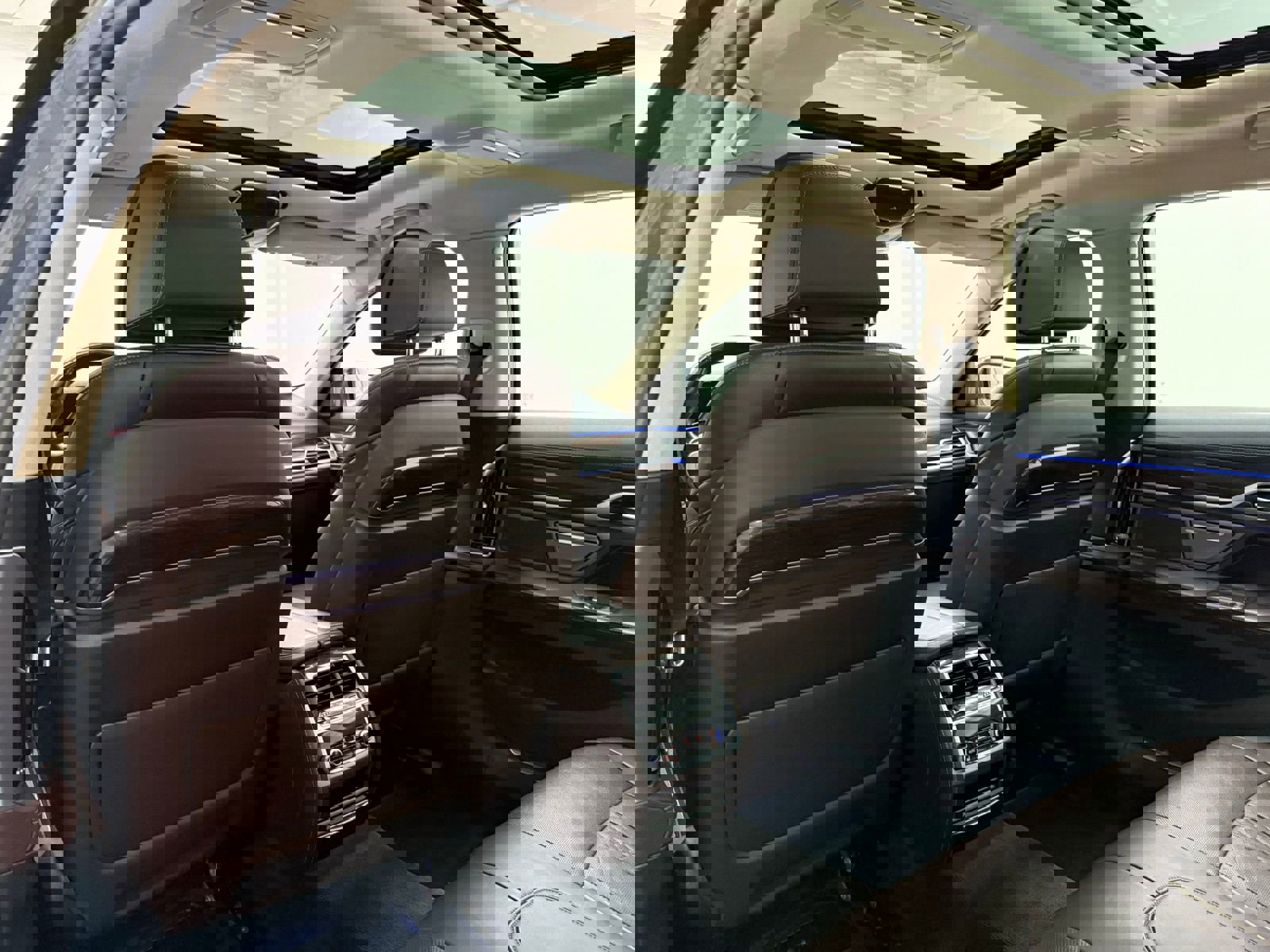 Used 2020 BMW 750i xDrive image 29