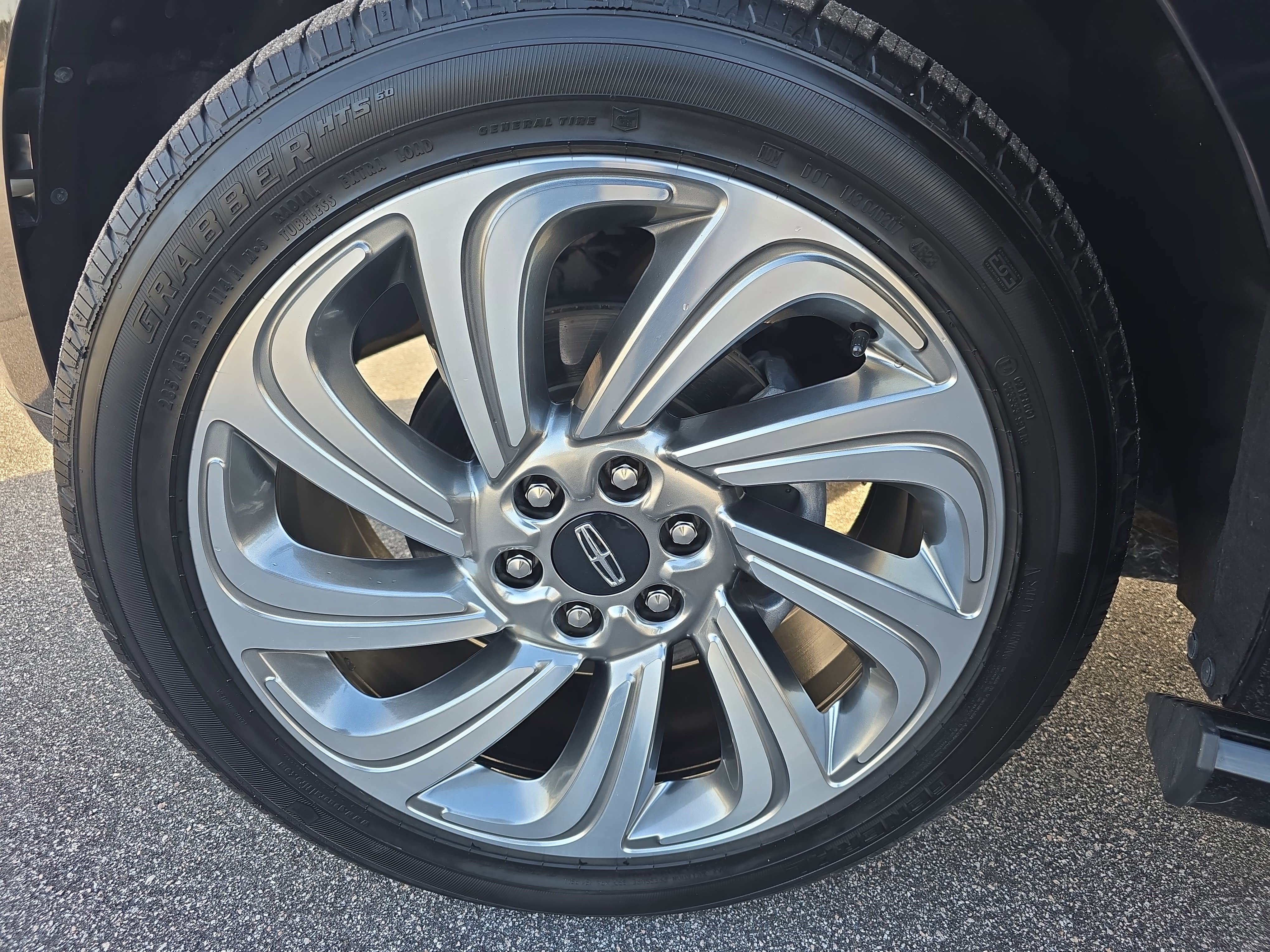 Used 2024 Lincoln Navigator Reserve image 35