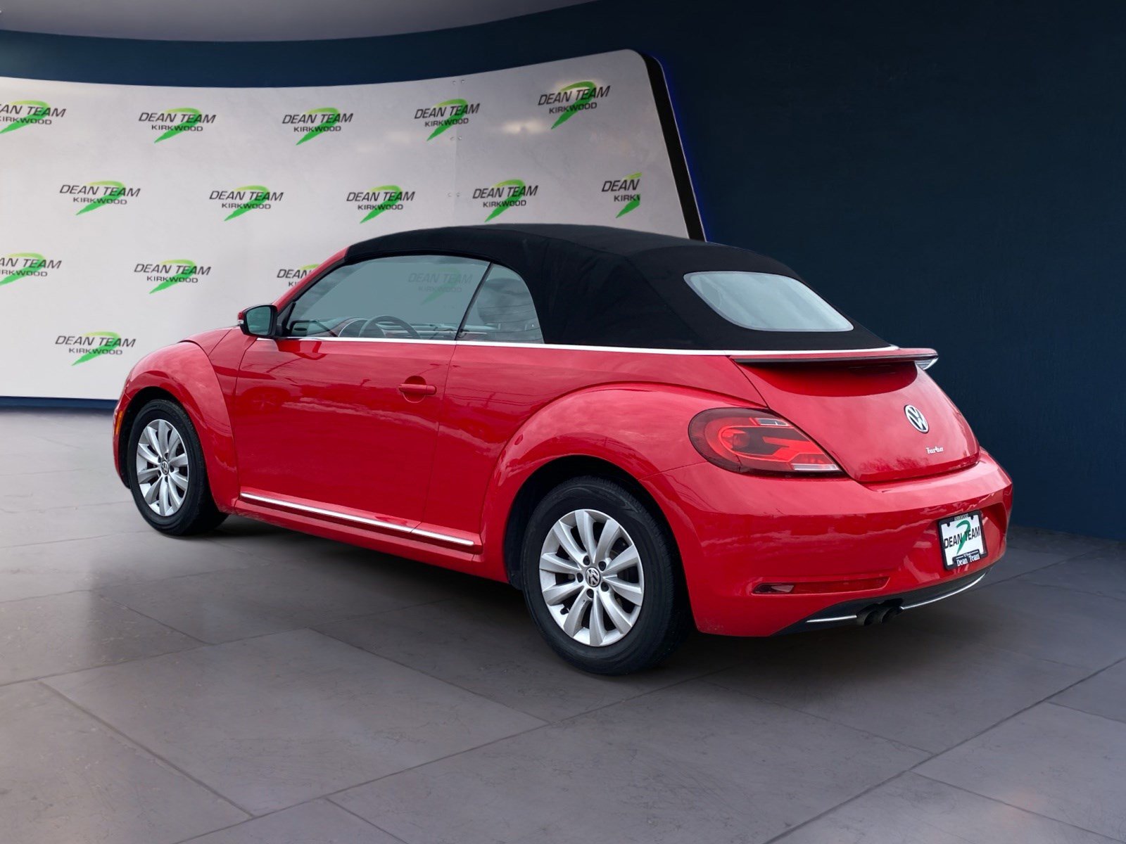 Used 2019 Volkswagen Beetle 2.0T S FWD image 4