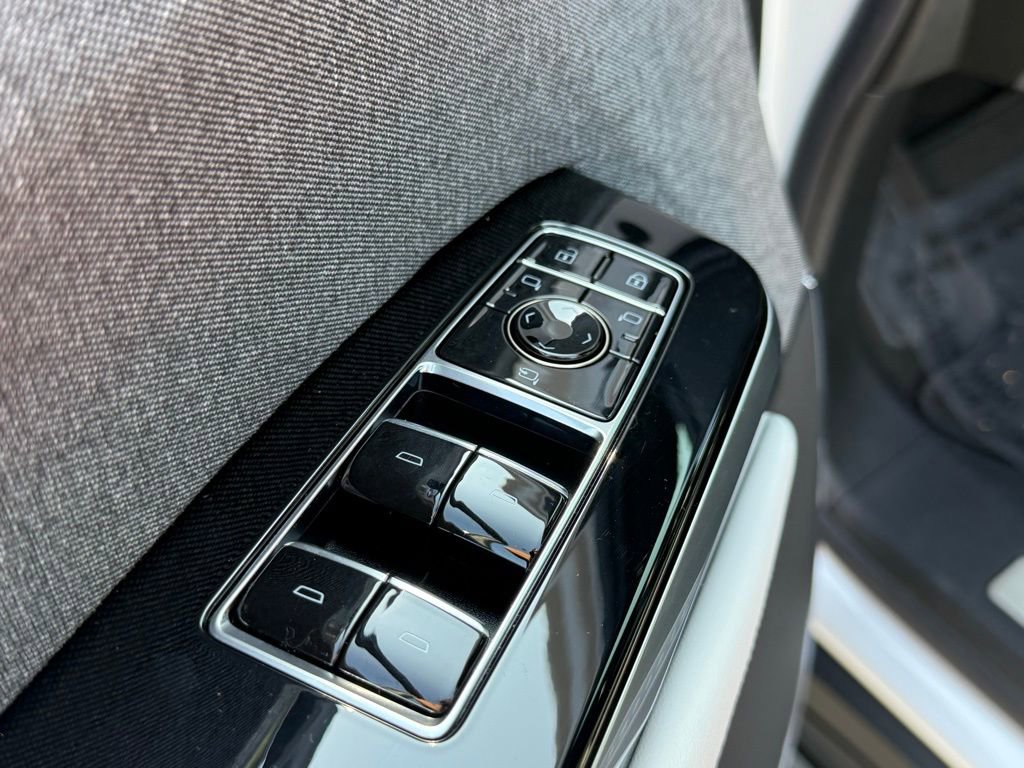 Used 2025 Cadillac Escalade V image 12