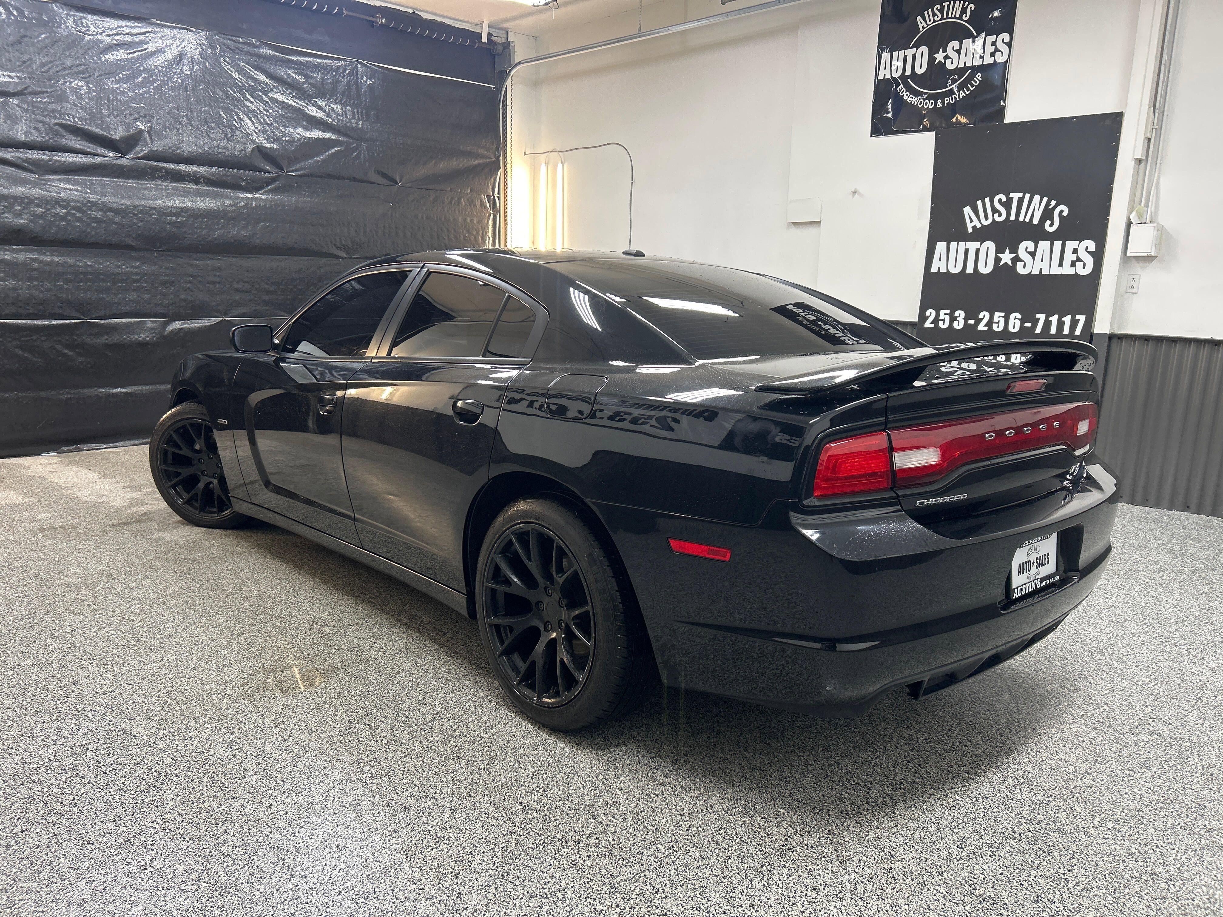 Used 2014 Dodge Charger R/T w/ Blacktop Package image 4