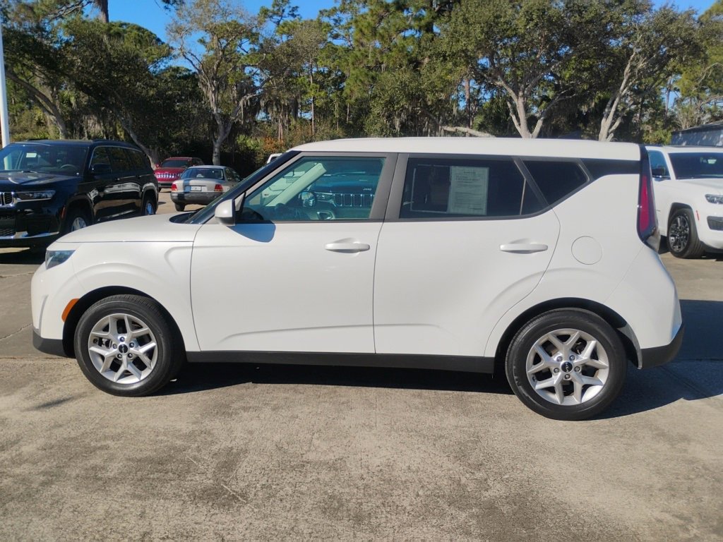 Used 2023 Kia Soul LX w/ LX Technology Package image 7