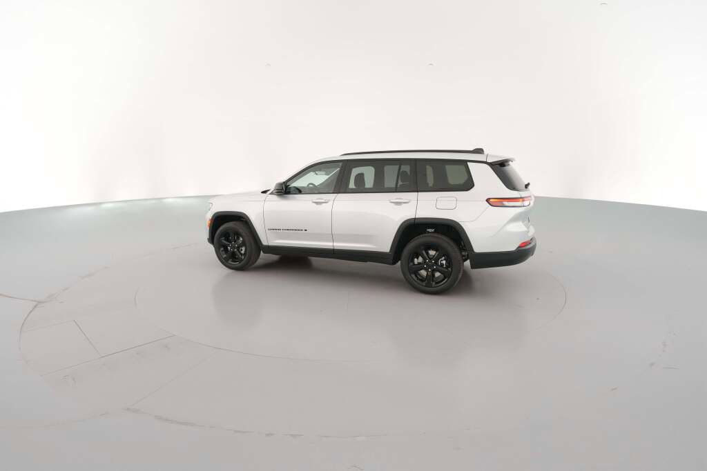 New 2025 Jeep Grand Cherokee L Limited w/ Black Appearance Package image 7