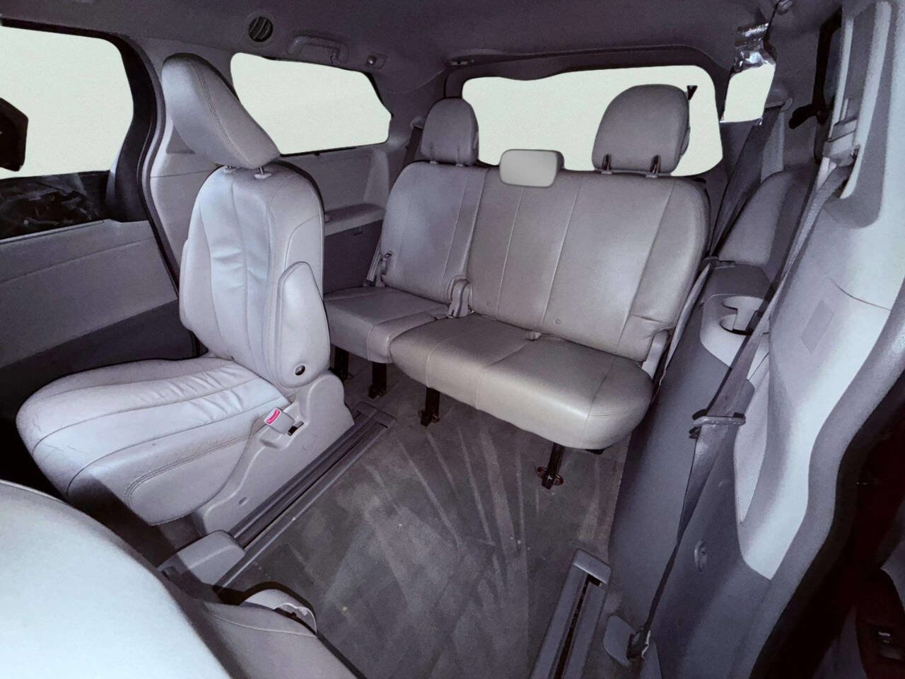 Used 2013 Toyota Sienna XLE image 20
