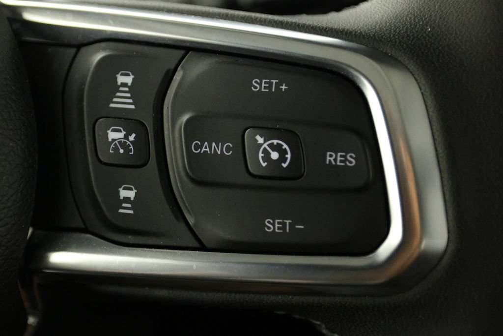 Used 2026 Jeep Wrangler Unlimited Sahara AWD/4WD image 21