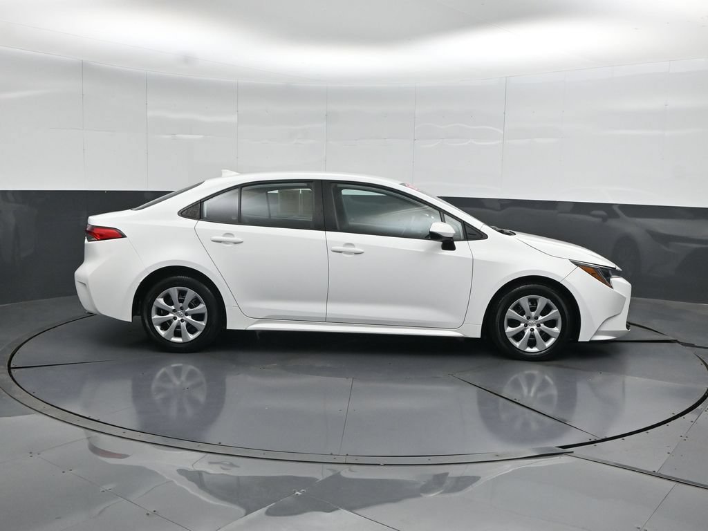 Used 2023 Toyota Corolla LE FWD image 3