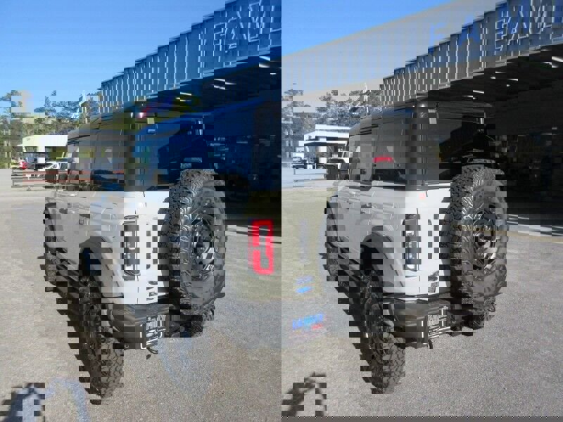 New 2025 Ford Bronco Badlands image 3