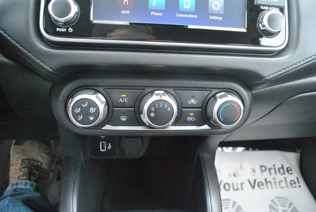Used 2023 Nissan Versa S FWD image 10